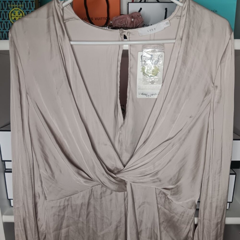 LUSH / CHAMPAIGN SILKY BLOUSE 100 PERCENT POLYESTER - Picture 4 of 12